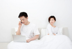 时男家庭背景,出身寒微，逆袭成为商业巨头的传奇故事