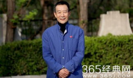 演员李雪健的年龄